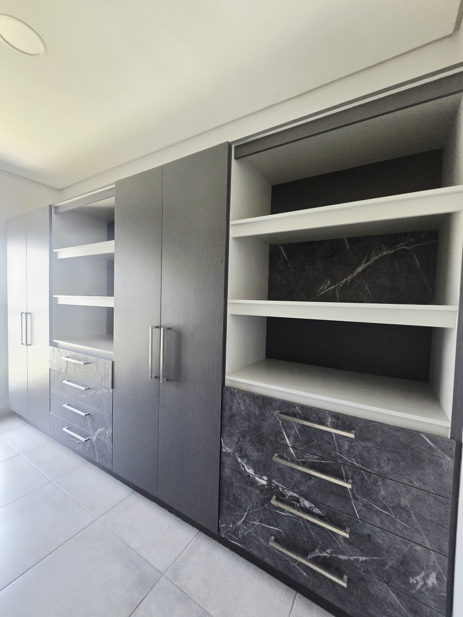 4 Bedroom Property for Sale in Kingswood Golf Estate Western Cape